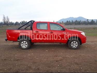 foto Toyota Hilux 2.5 4X4 Cabina Doble Active usado (2011) color Rojo precio $7.500.000
