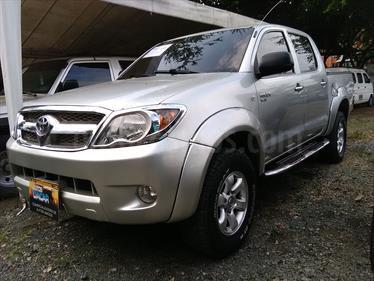 foto Toyota Hilux 2.5L 4x4 DC Diesel usado (2008) color Plata Metálico precio $47.000.000