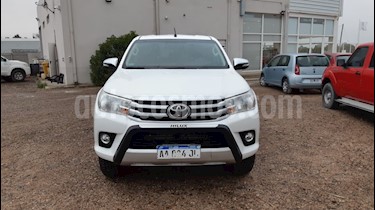 foto Toyota Hilux 2.8 4x4 SRV TDi DC usado (2016) color Blanco precio $990.000