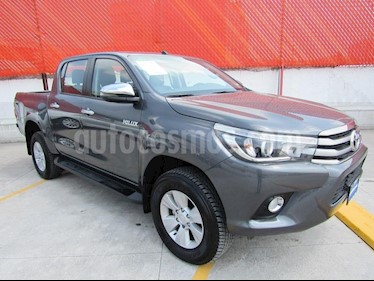 Foto venta Auto Seminuevo Toyota Hilux Cabina Doble Diesel 4X4 Aut (2018) color Gris precio $534,000