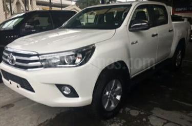 Toyota Hilux Doble Cabina 4.0L 4x4 Aut usado (2016) color Blanco Nieve precio BoF800.000.000