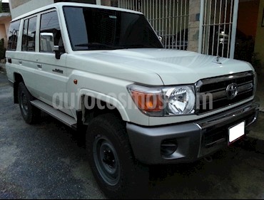 Foto venta carro Usado Toyota Macho Ch. Largo STD 4x4 (2015) color Blanco precio u$s35.000