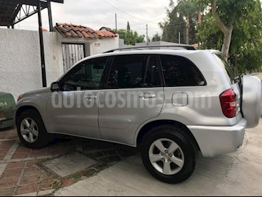 foto Toyota RAV4 Limited usado (2005) color Plata precio $118,000