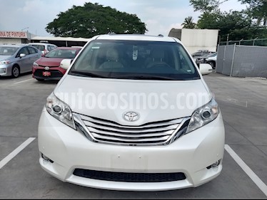 Foto venta Auto Seminuevo Toyota Sienna Limited 3.5L (2013) color Blanco precio $399