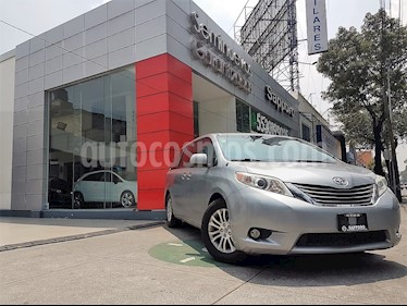 Foto venta Auto Seminuevo Toyota Sienna XLE 3.3L (2011) color Plata precio $255,000