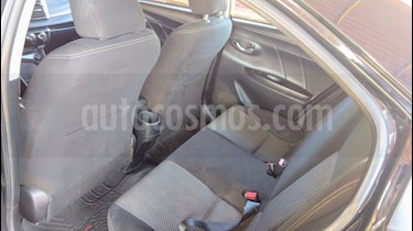 foto Toyota Yaris Sedán 1.3 GLi usado (2015) color Negro precio u$s12,500
