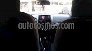 foto Toyota Yaris Sedán 1.3 GLi usado (2016) color Negro precio u$s13,000