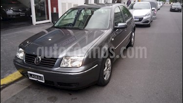 Foto venta Auto Usado Volkswagen Bora 2.0 Trendline MT (2006) color Gris precio $195.000