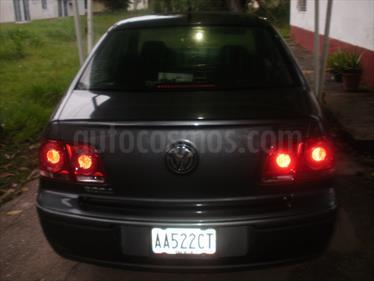 Foto venta carro usado Volkswagen Bora Comfortline 2.0L Tiptronic (2009) color Gris precio u$s2.500
