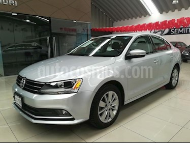 Foto venta Auto Seminuevo Volkswagen Jetta Comfortline Tiptronic (2016) color Plata precio $206,000