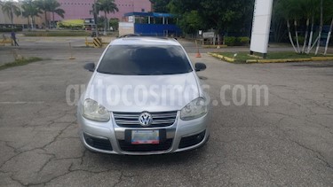 foto Volkswagen Jetta Highline 2.5L Tiptronic usado (2006) color Plata precio u$s6.000