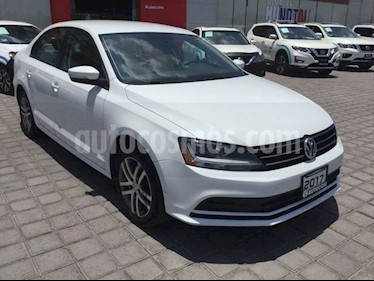 Foto venta Auto usado Volkswagen Jetta JETTA TRENDLINE 2.5L 170 HP 6 VEL TIPTRONIC (2017) color Blanco precio $243,000