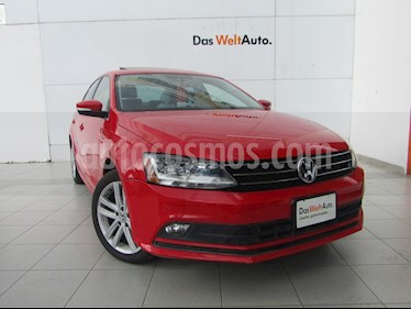 Foto venta Auto Seminuevo Volkswagen Jetta Sportline Tiptronic (2017) color Rojo Tornado precio $300,000