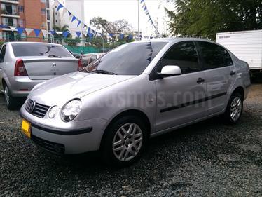 Foto venta Carro Usado Volkswagen Polo Comfortline (2004) color Plata Reflex precio $18.500.000