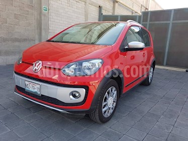 Foto venta Auto Seminuevo Volkswagen up! cross up! (2017) color Rojo Flash precio $180,000
