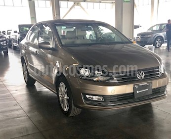 Foto venta Auto Seminuevo Volkswagen Vento Highline Aut (2018) color Beige Metalico precio $232,000