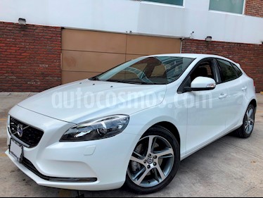 Foto venta Auto Seminuevo Volvo V40 Momentum Aut T4 (2015) color Blanco Perla precio $278,000