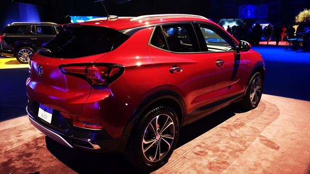 Buick Encore GX 2020 - trasera