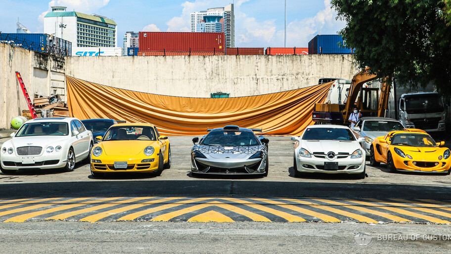 En Filipinas las cosas no salieron bien para estos autos de lujo